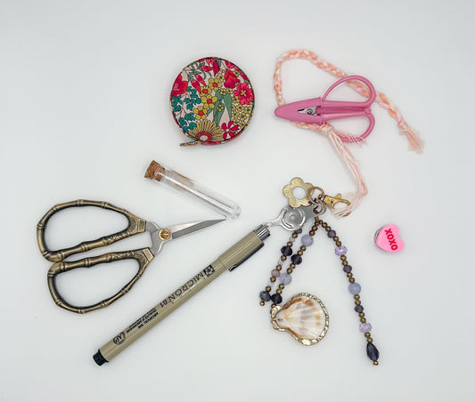 What's In My Needlepoint Bag - My Essentials